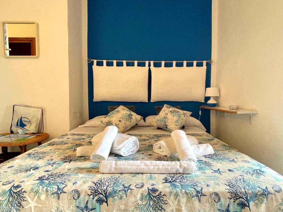 San Teodoro Punta Est Delizioso Monolocale Vista Mare Apartment Luaran gambar